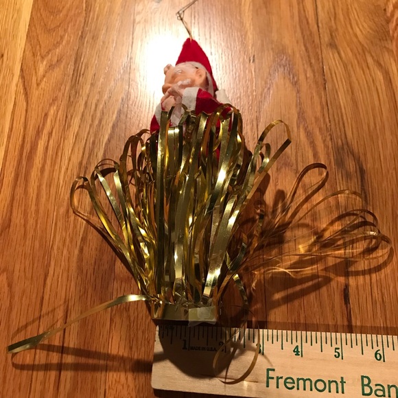 Vintage Distressed Mischievous Santa Claus Ornament Cascading Gold Tinsel** - Picture 12 of 15